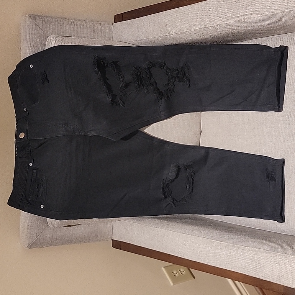 AE Tomgirl Jean's w/ holes